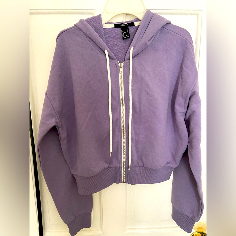 Forever 21 size (Small) in color purple. NEW sweater